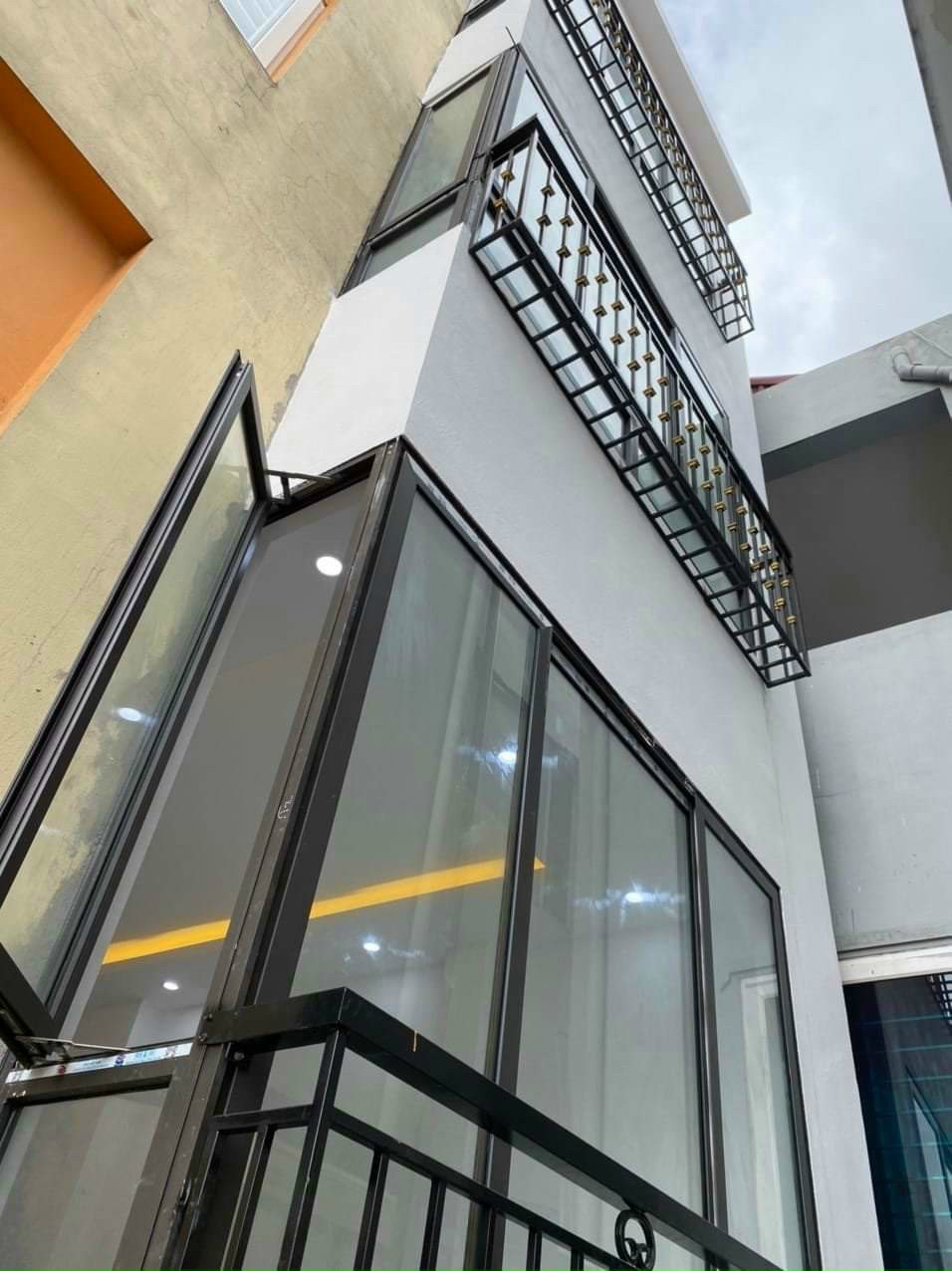 Tài chính hơn 3 tỷ La khê - Hà Đông không có nhà nào đẹp hơn - 37m2 - Ngõ vào 3 gác tránh xe máy.