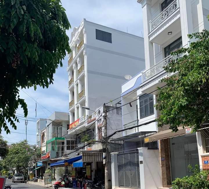 BÁN GẤP NHÀ MẶT TIỀN KINH DOANH ĐƯỜNG SỐ 37 LÂM VĂN BỀN, P. TÂN QUY