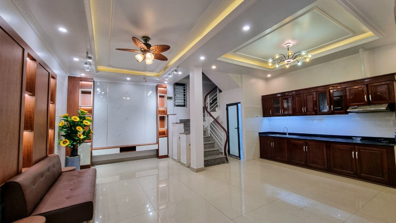 Bán nhà số 6 ngõ 111 Miếu Hai Xã - Lê Chân 45m x 3 tầng 3 ngủ GIÁ 2.65 tỉ ngõ nông