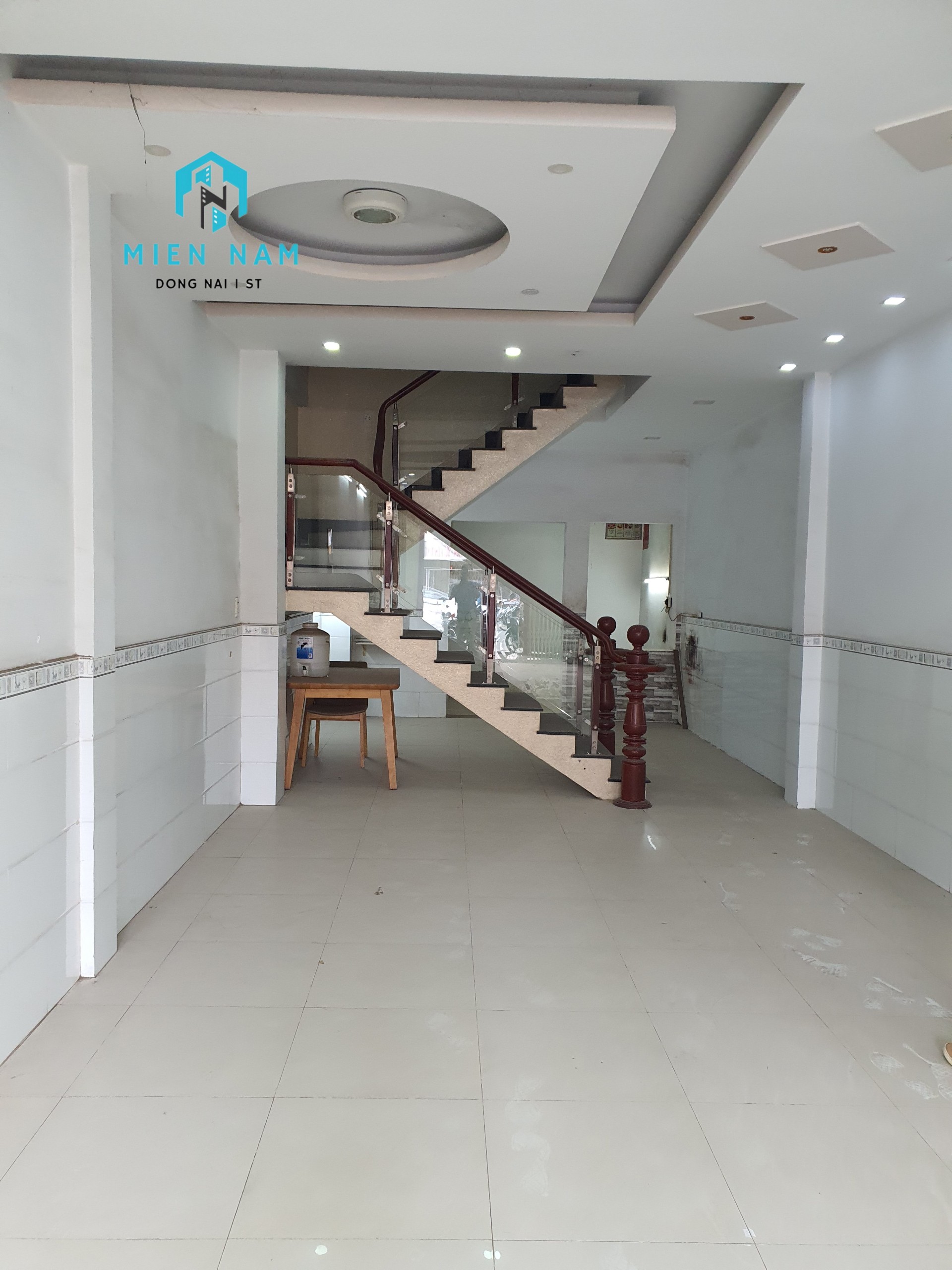 nhà mới tân tiến 1 tr 1 lầu 4,4m giá 3tyr 650 biên hòa đồng nai