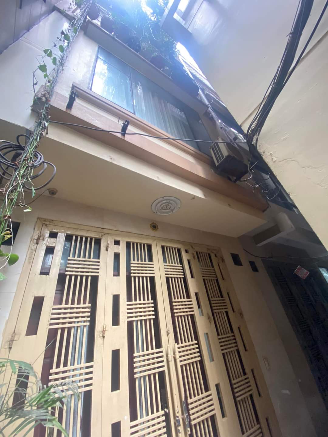 4,9 TỶ CÓ NGAY NHÀ MẶT NGÕ HÀO NAM ĐỐNG ĐA 5TẦNG 33M2 MẶT TIỀN TIÊU CHUẨN.