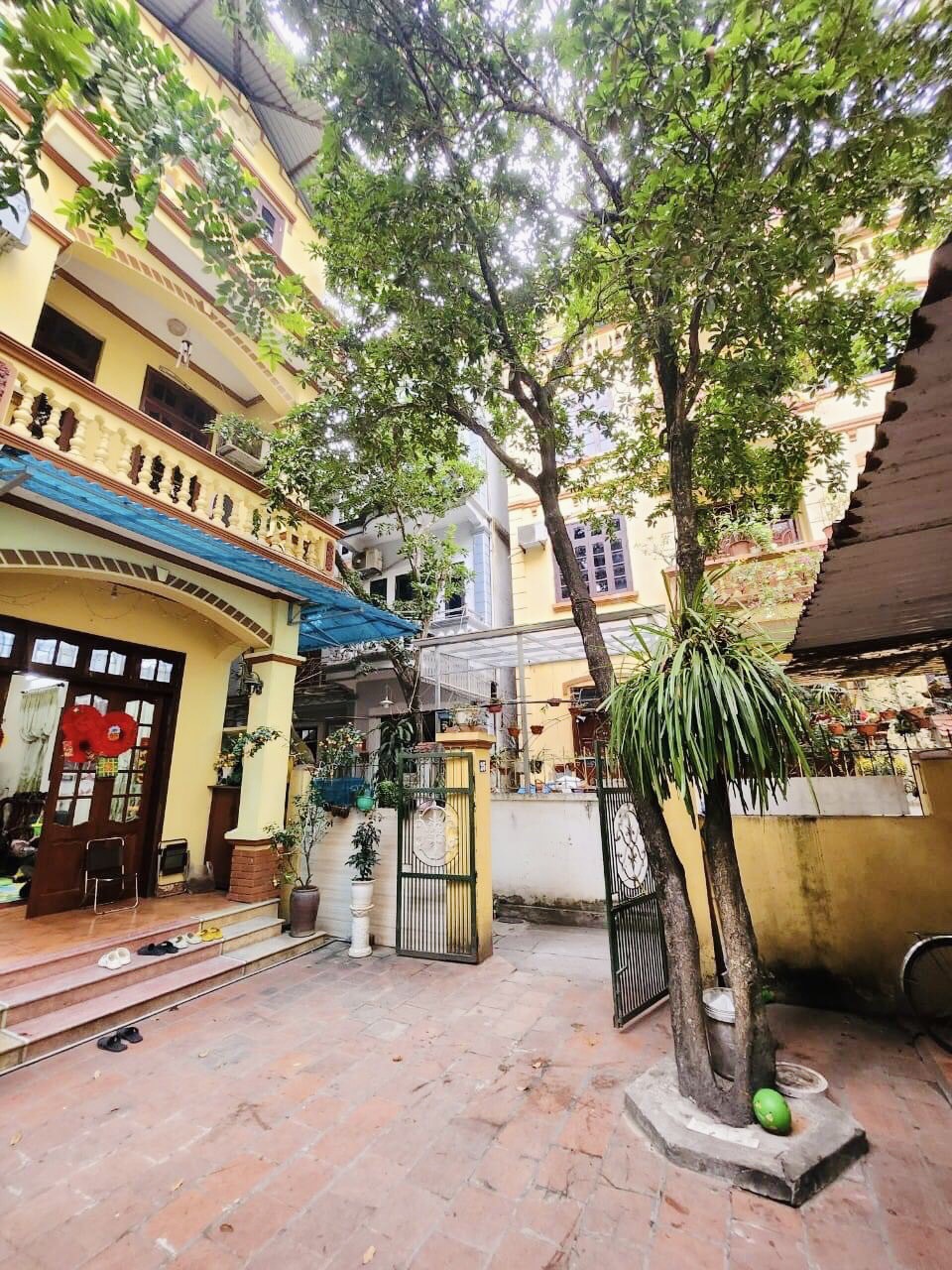 Gia đình cần bán mảnh ĐẤT trước nhà - NGÕ 207 XUÂN ĐỈNH - 51m2 - mặt tiền 5.9m - chỉ 3.5 tỷ