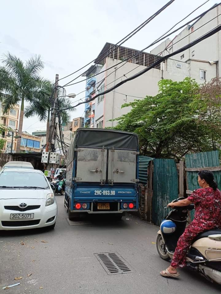 Bán đất ngõ ô tô tránh đường Yên Hòa. Diện Tích 90m2 giá 10.5 tỷ. Sổ đỏ công chứng.