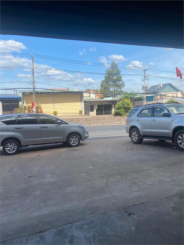 Bán nhà xưởng đẹp MT 14m, xưởng cao ráo, nền bê tông chịu lực