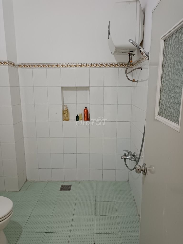 Cho thuê nhà nguyễn căn MT đường 79 p Tân Quy Q7.DT:4x16,trệt 2 lầu 4pn 3wc,1pk 1p bếp.Giá: 25tr/th .LH: 0937577198