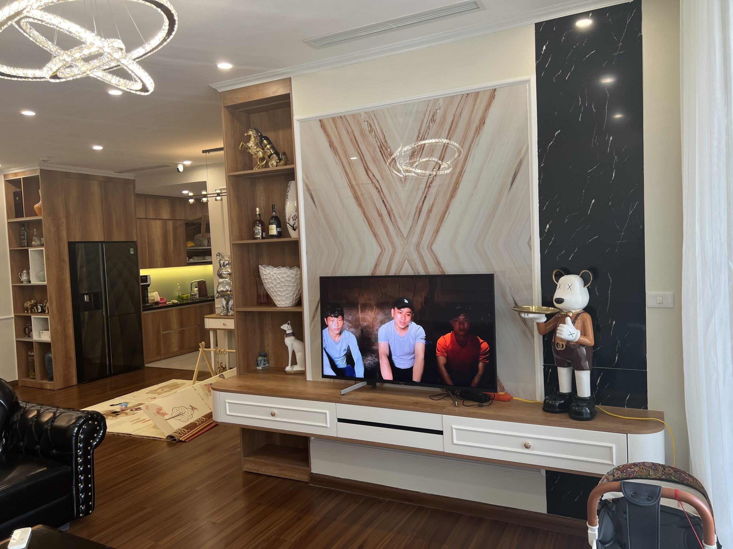 Chính Chủ cần bán căn hộ diện tích 112m2, 3 phòng ngủ, căn góc cửa hương đông, ban công đông bắc