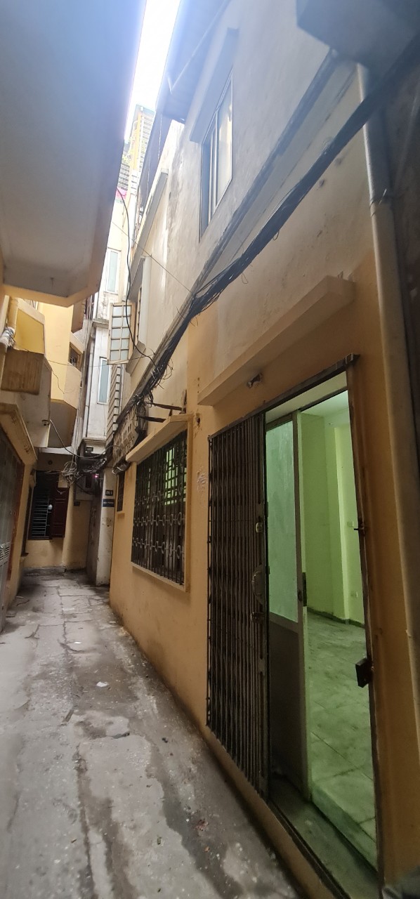 Bán nhà ngõ 165 Chùa Bộc, 22m2 x 2.5 tầng, lô góc, sổ đỏ, 2.95 tỷ