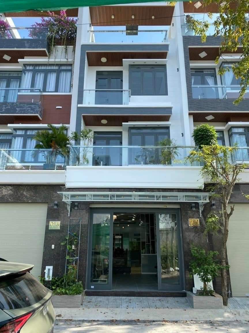 CHÍNH CHỦ KẸT TIỀN CẦN BÁN GẤP NHÀ PHỐ KHU DÂN CƯ CAO TẦNG ĐỒNG BỘ XE HƠI THÔNG TỨ HƯỚNG - CẦN TIỀN BÁN GẤP CHỈ 8,6 TỶ