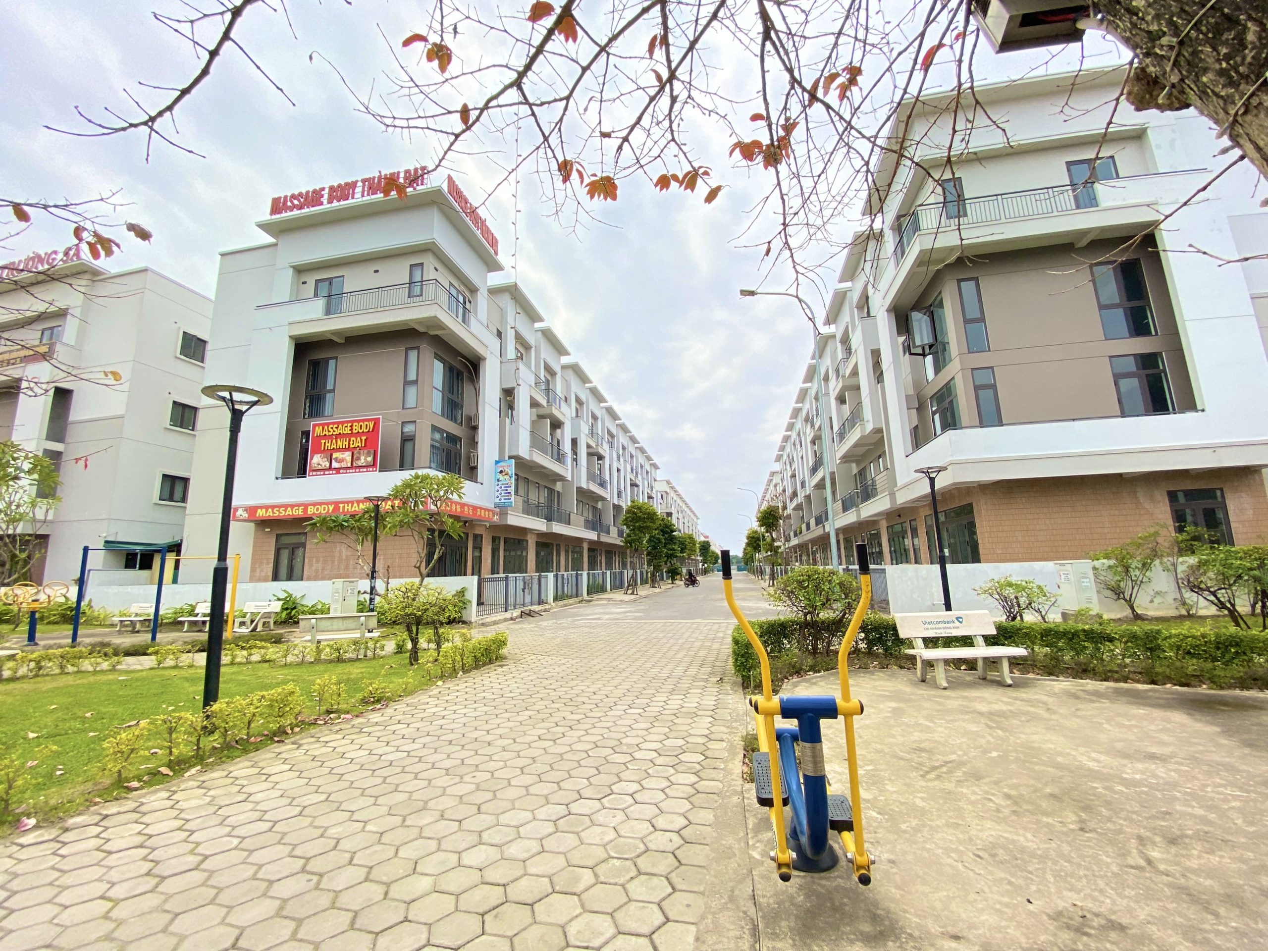Shophouse siêu hiếm buôn bán kinh doanh sầm uất , giữa trung tâm TP Từ Sơn.