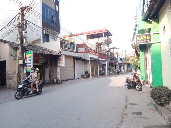 Chủ nhà vỡ nợ cần bán gấp nhà 135m2 sổ đỏ, mặt tiền 10m, 3 tầng, hạ giá kịch sàn 6.6 tỷ