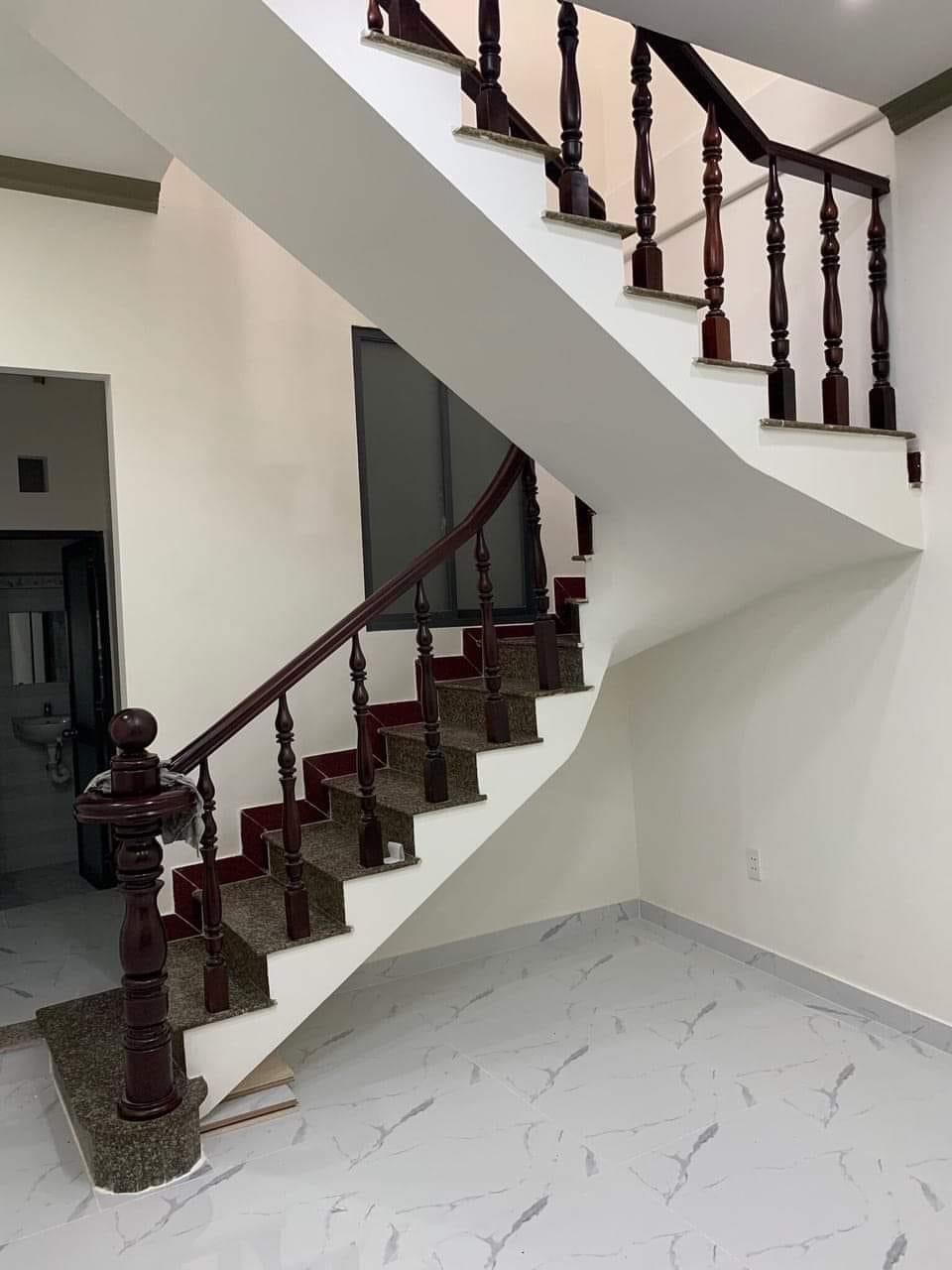 Tân Phú Nhà mới đẹp 2 tầng giáp Tân Bình nhỉnh 3 tỷ