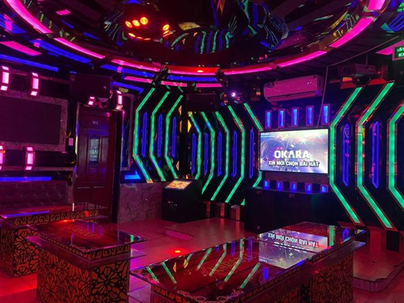 CHÍNH CHỦ CẦN SANG NHƯỢNG QUÁN KARAOKE NGAY TRUNG TÂM SẦM UẤT