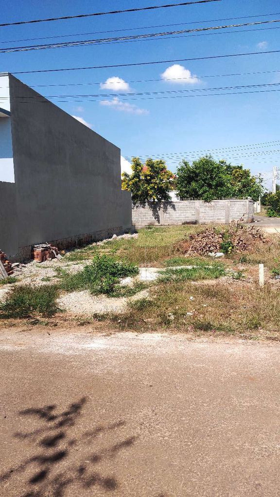 Chính Chủ Bán Đất Sổ Hồng Riêng Giá Tốt 2mt Tt Xã Hòa Long