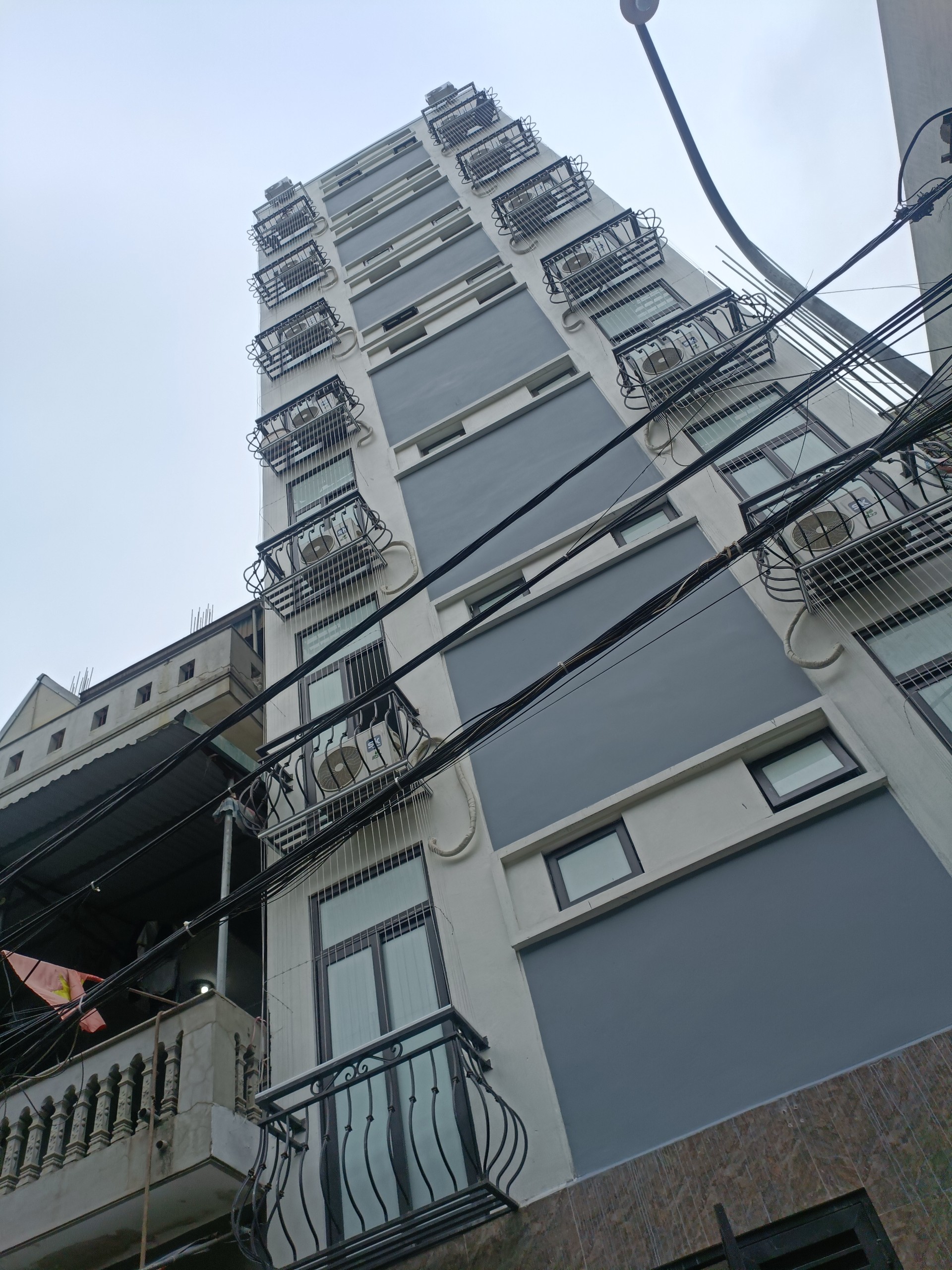 Căn hộ DV 120m mt6m,10 tầng 31 phòng khép kín, vỉa hè 3 ô tô tránh,sát viện 103,viện bỏng,khu đô thị xala,Văn quán 30tỷ