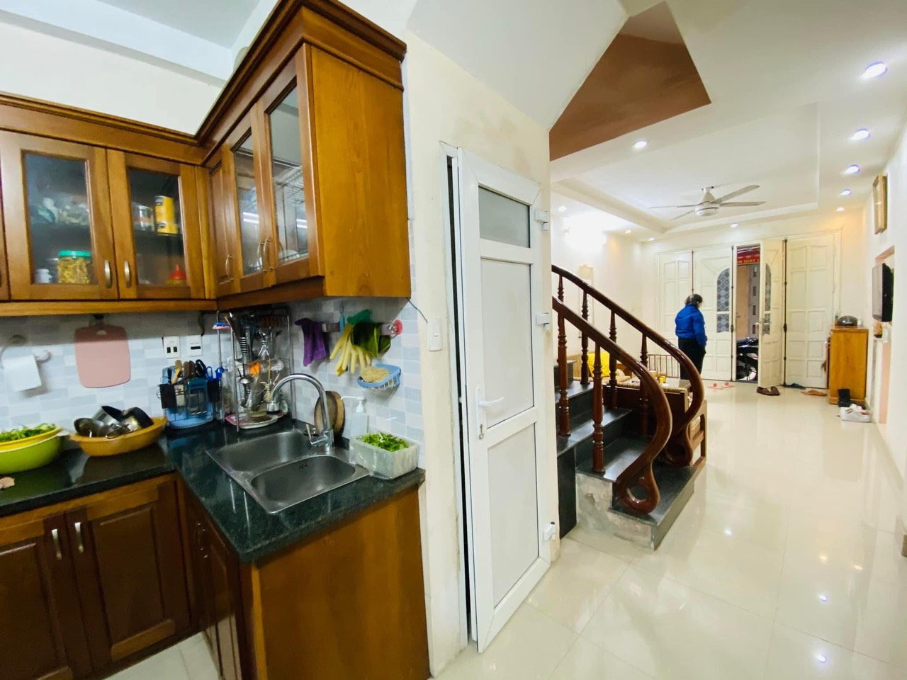 Nguyễn Khánh Toàn - Nguyễn Văn Huyên - Cầu Giấy bán nhà 65m2, 6 tầng, ô chờ thang máy, ngõ to thông thoáng, cực gần ô