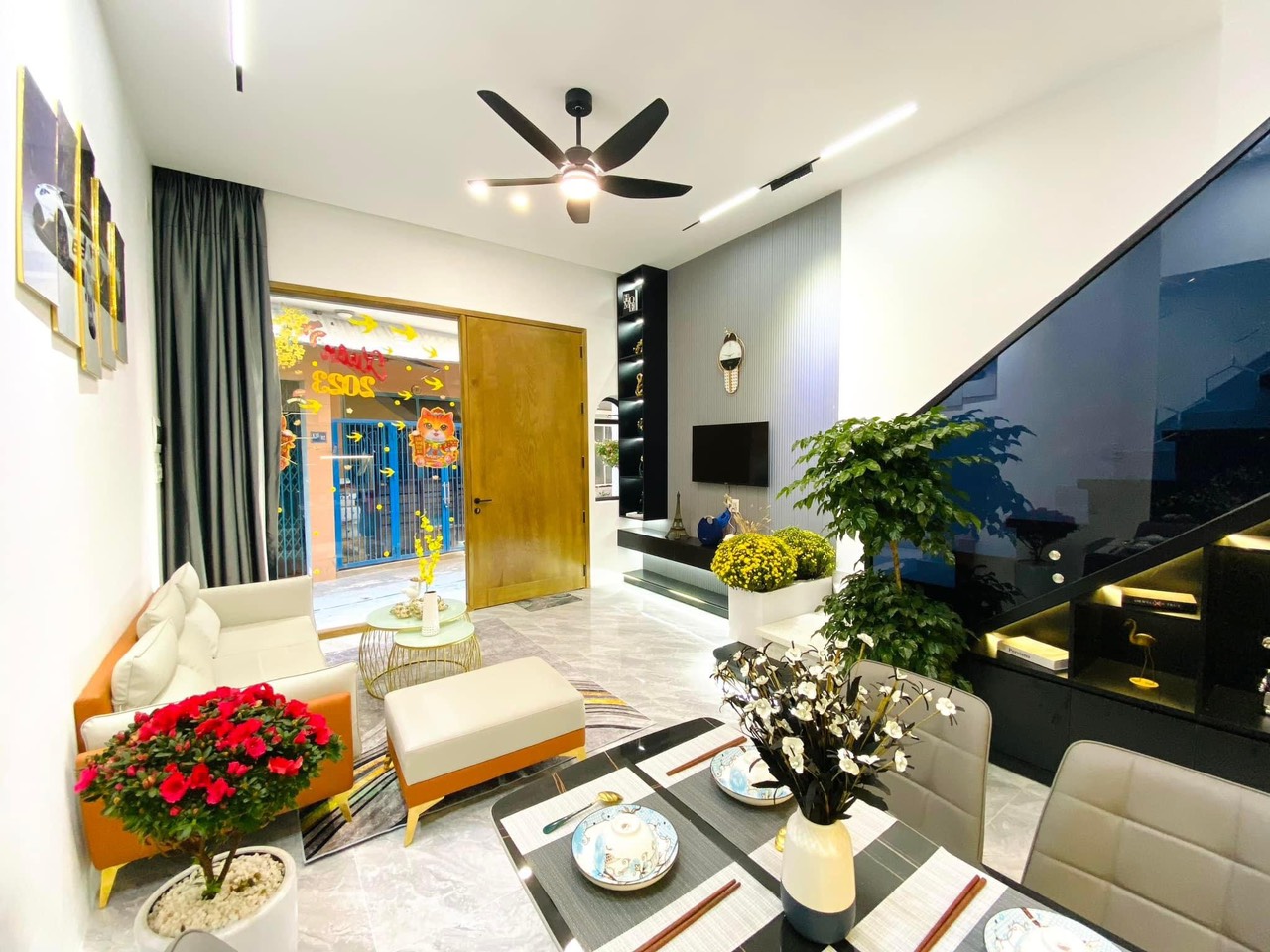 CẦN BÁN NHÀ 3 TẦNG 3 MÊ SÁT ĐƯỜNG 3 THÁNG 2 FULL NỘI THẤT CAO CẤP