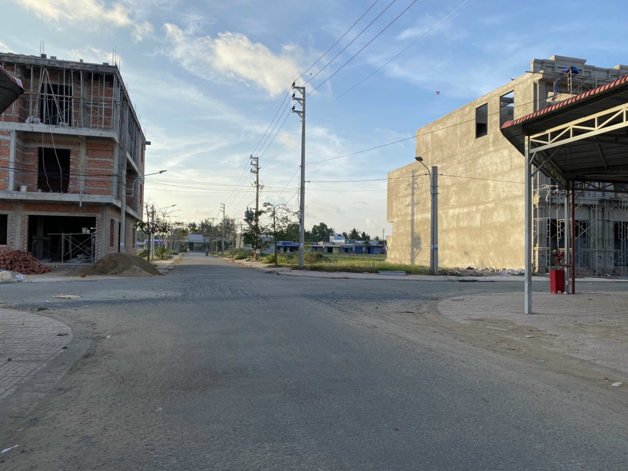 Đất Mặt Tiền Đường 25M - Vỉa Hè Kinh Doanh Rộng 9,5M Tại Khu Chợ Mới Thạnh Phú Center