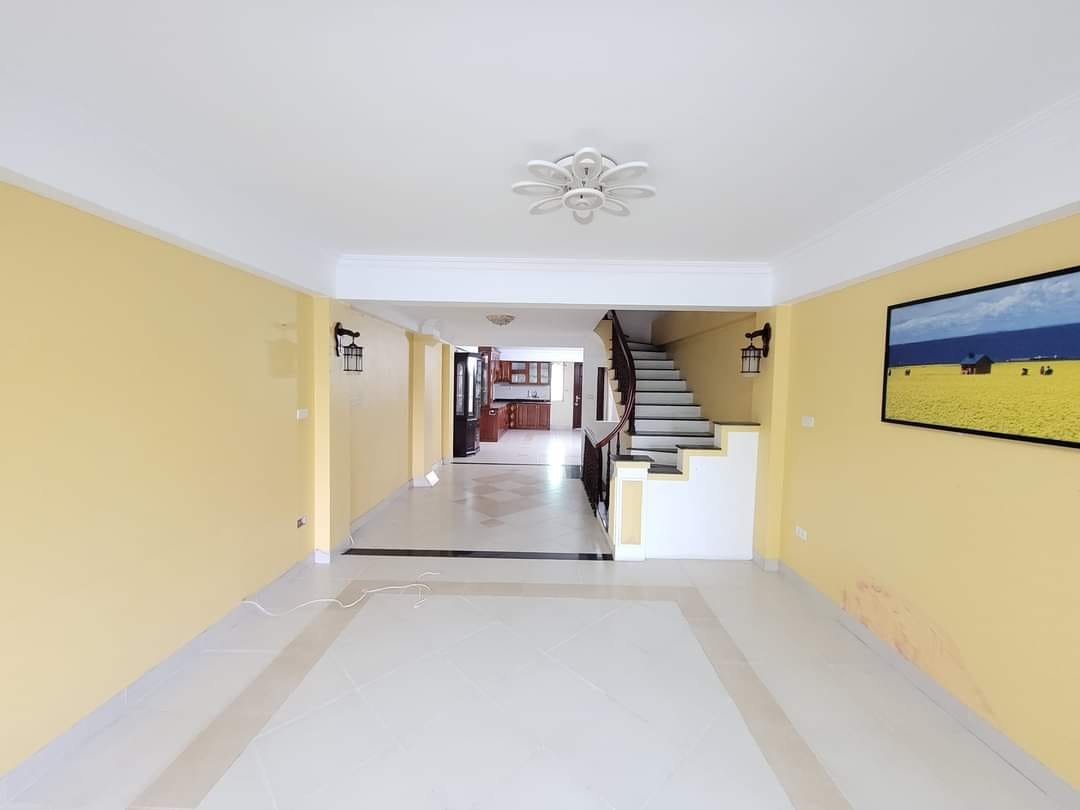 [GẤP] Cần bán nhà Linh Đàm 136m2 sổ đỏ, mặt tiền 10.5 m, đại hạ giá 6.6 tỷ.