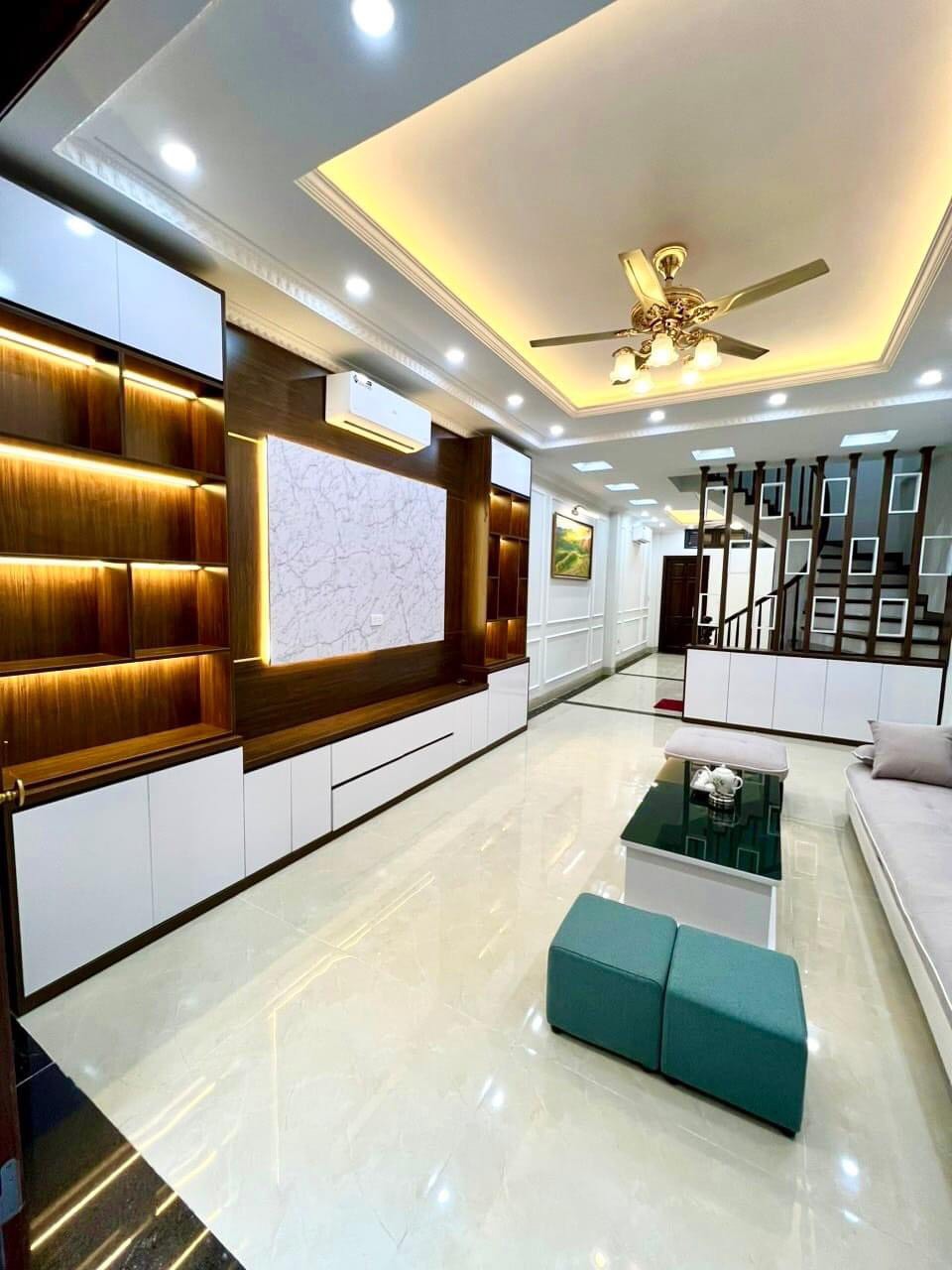 Cầu Giấy bán nhà 3 - 6 tỷ chính chủ, nhà đẹp về ở luôn, giá tốt.