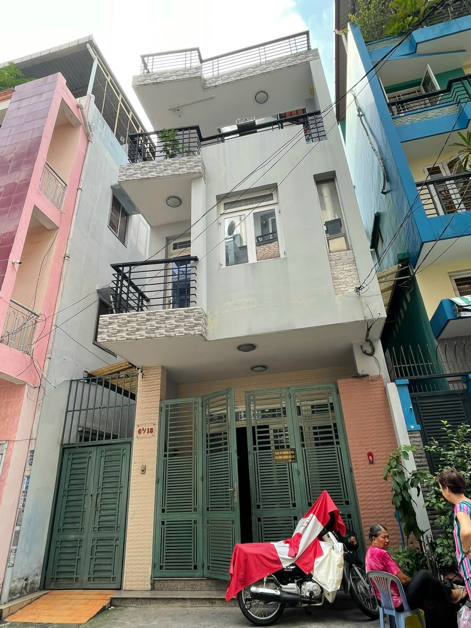 Kẹt Ngân hàng bán gấp mặt tiền Thành Thái, Quận 10, diện tích : 4,5x16 , 4 tầng, Giá chỉ 18 tỷ