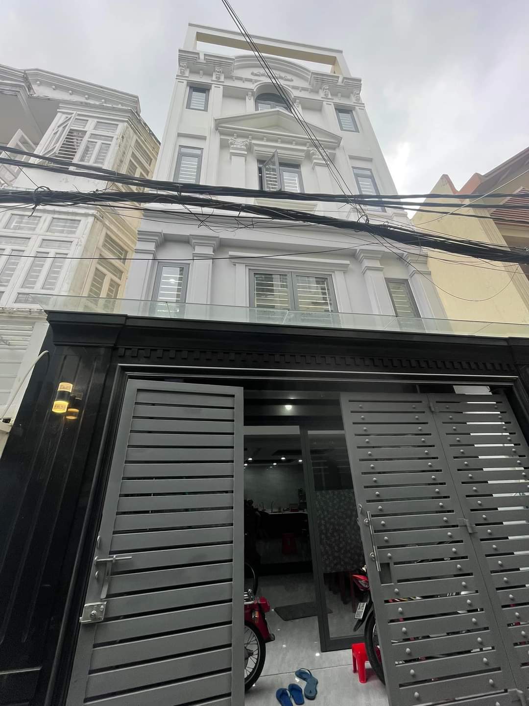 Ô TÔ VÀO NHÀ CÁCH MẶT TIỀN HẺM 20M - KẾ BÊN TRƯỜNG HỌC NGUYỄN HỮU THỌ - KHÔNG LỘ GIỚI - HOÀN CÔNG ĐỦ - THÍCH HỢP VỪA Ở