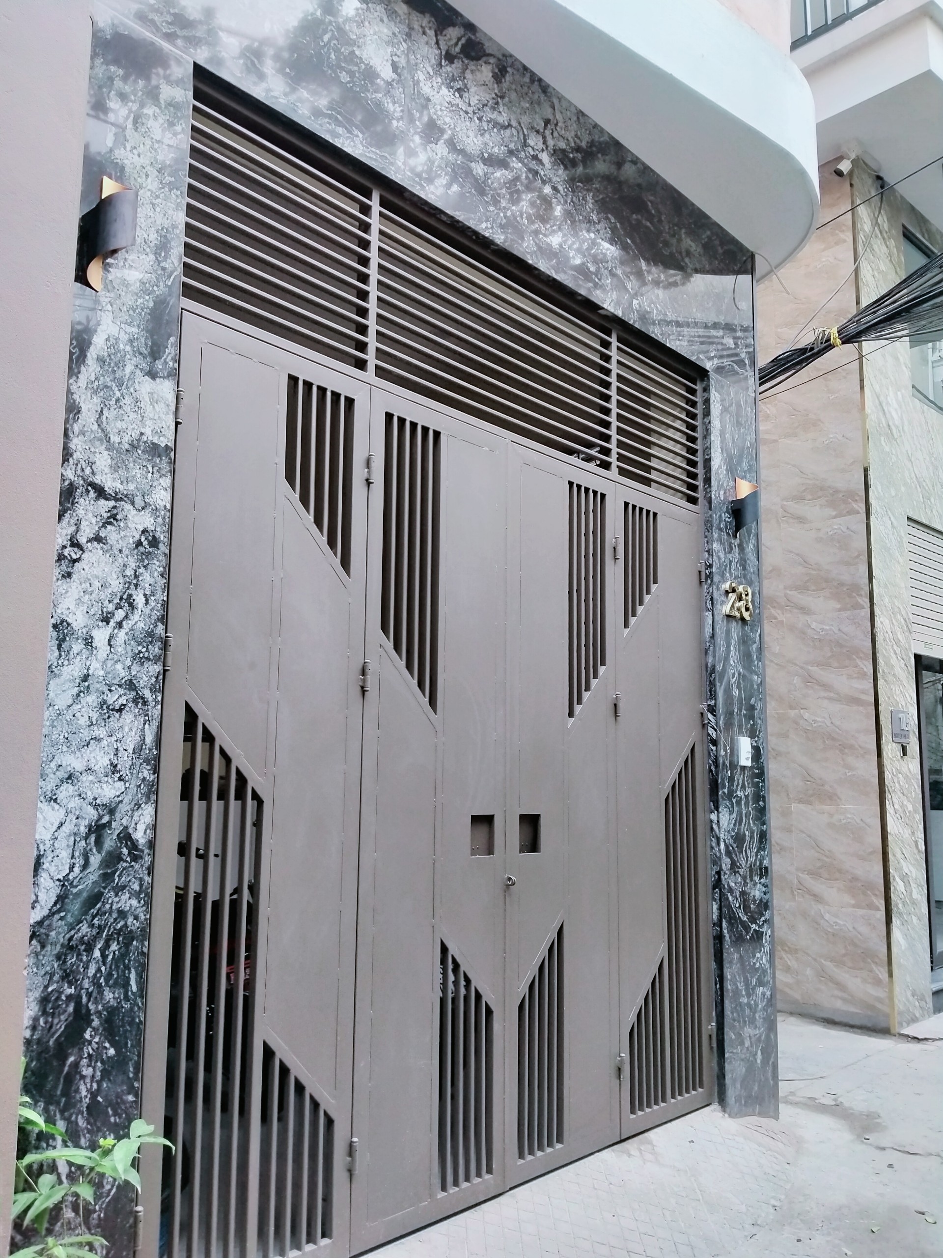 BÁN NHÀ ĐẸP NGUYỄN VĂN CỪ -LÔ GÓC*FULL NỘI THẤT 50M2*MT5*GIÁ CHỈ 6TỶ.