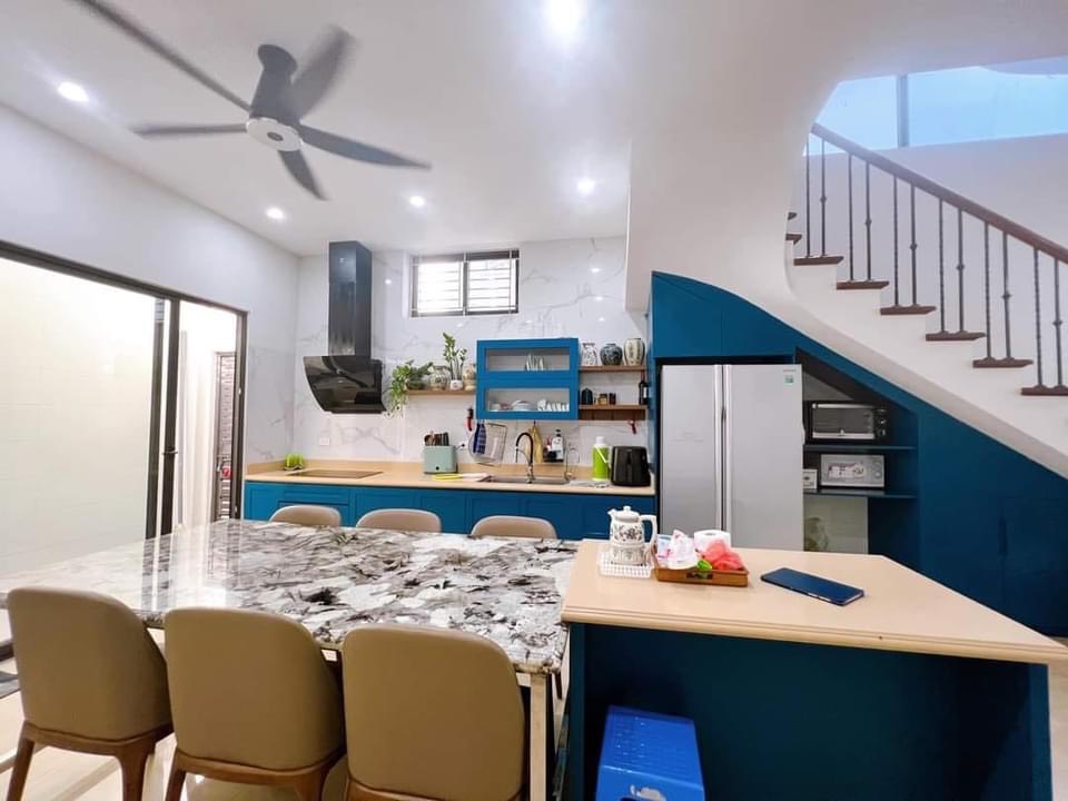 Bán nhà lô góc Tây Nam Linh Đàm 90m2, MT 5m, kinh doanh, văn phòng, ở sướng. Nhỉnh 12 tỷ( Có TL).