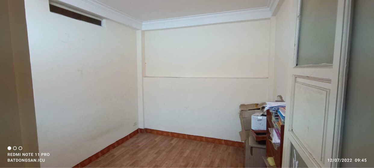 [GẤP] Bán nhà mặt phố Giải Phóng giá rẻ, 120m2 sổ đỏ, mặt tiền 4m, hạ giá còn 14 tỷ.