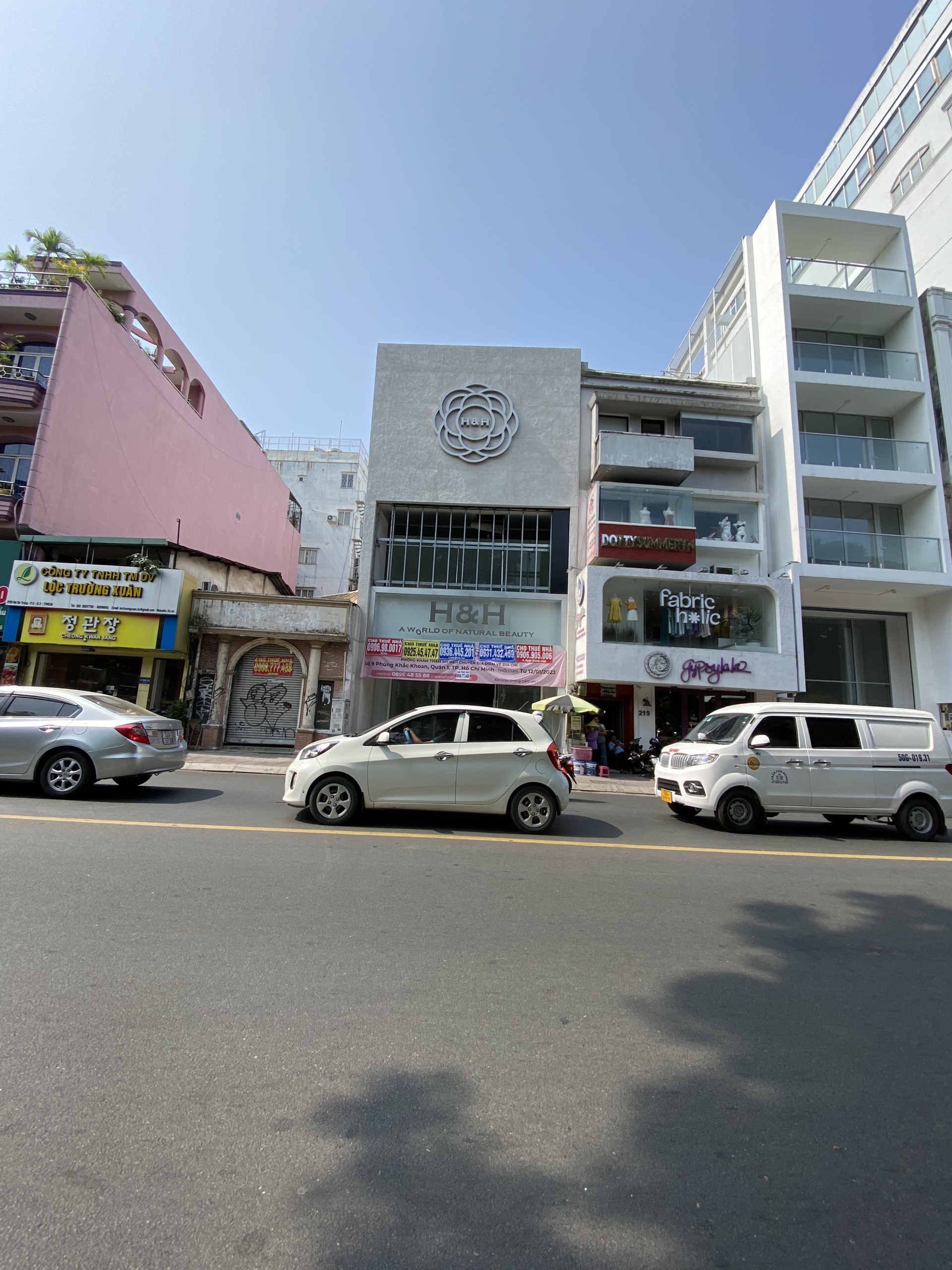 Cho thuê MTKD diện tích lớn 8m x 29.8m đường Hai Ba Trưng, Q. 3 phù hợp KD nhiều ngành nghề