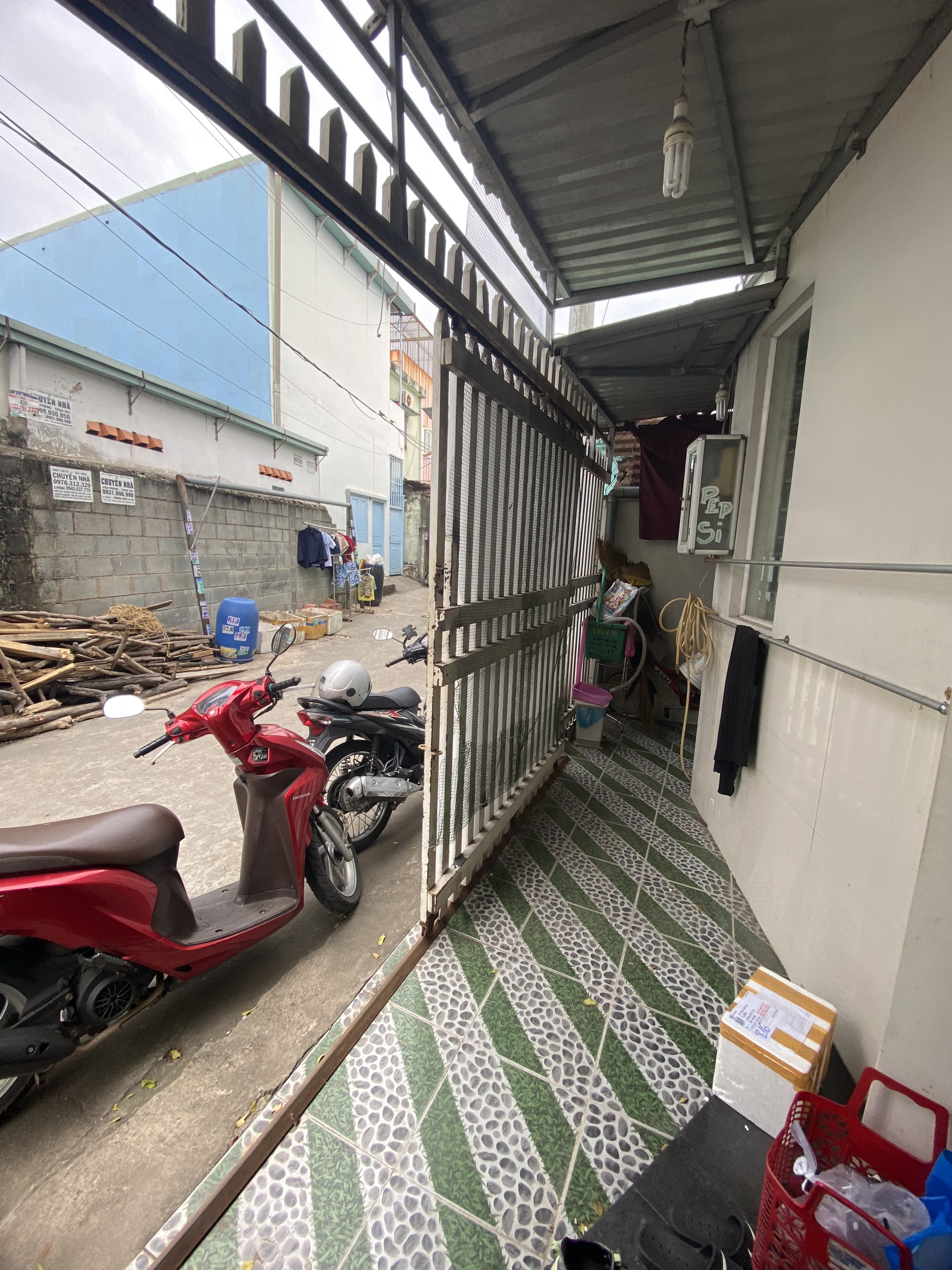 Chủ xuất ngoại bán gấp nhà 3 tầng 4PN3WC tại Thủ Đức giá chỉ 5.69 tỷ