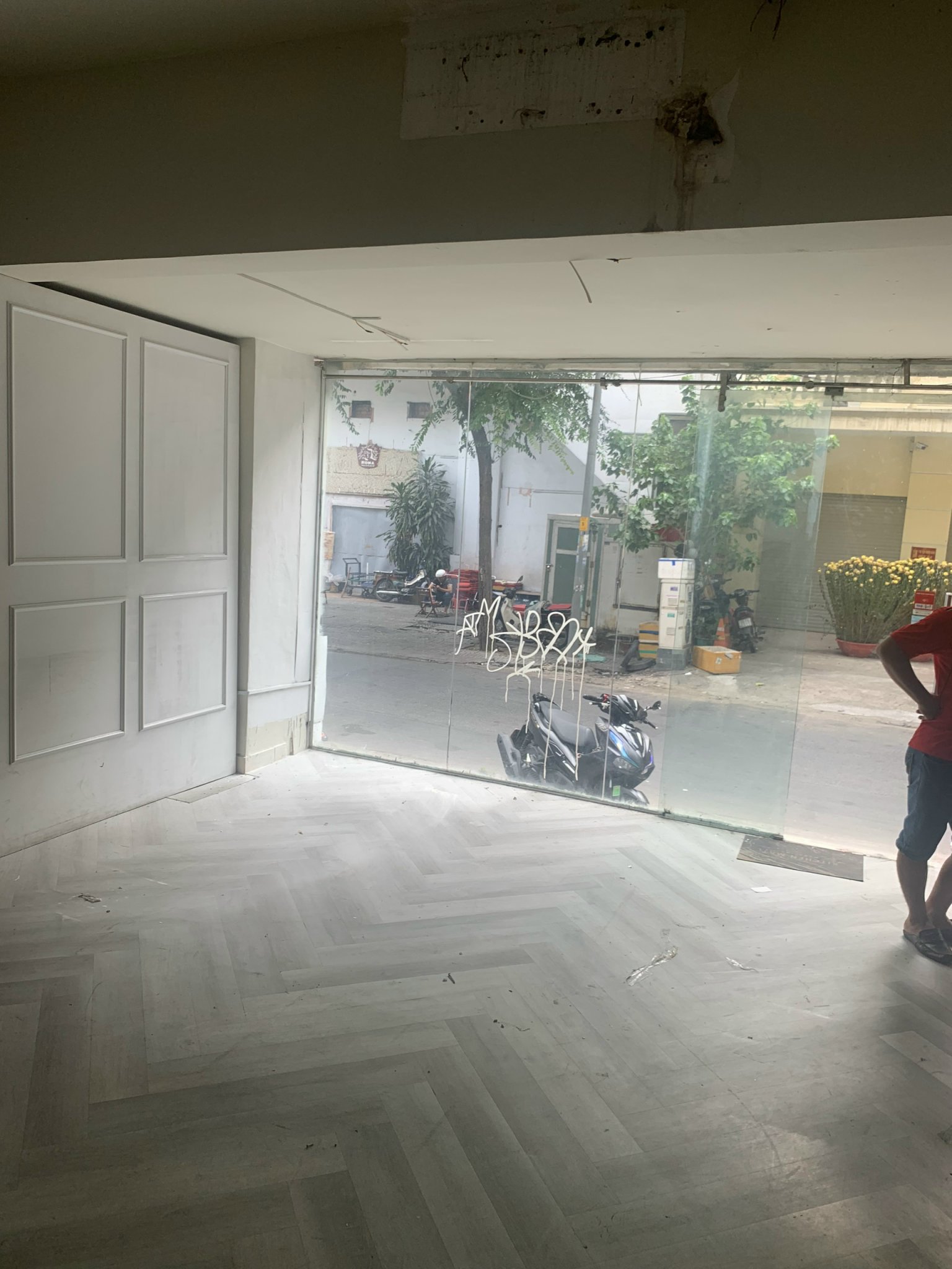 Cho thuê MBKD gần chợ Bến Thành, Phố đi bộ, ga Metro đông khách du lịch DT 10x8m giá chỉ 50 triệu