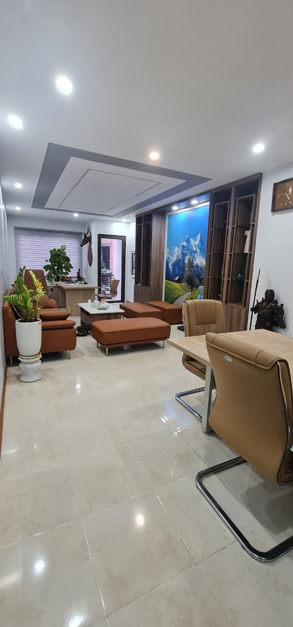 Cho thuê nhà Ngõ 291 Khương Trung, 45m2 x 3 tầng, xe tải đỗ cửa, 9 triệu/tháng