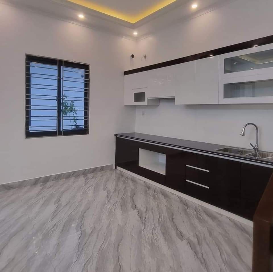 Bán nhà mới tinh 45m x 3 tầng có sân cổng riêng GIÁ 2.08 tỉ tại Ngô Gia Tự