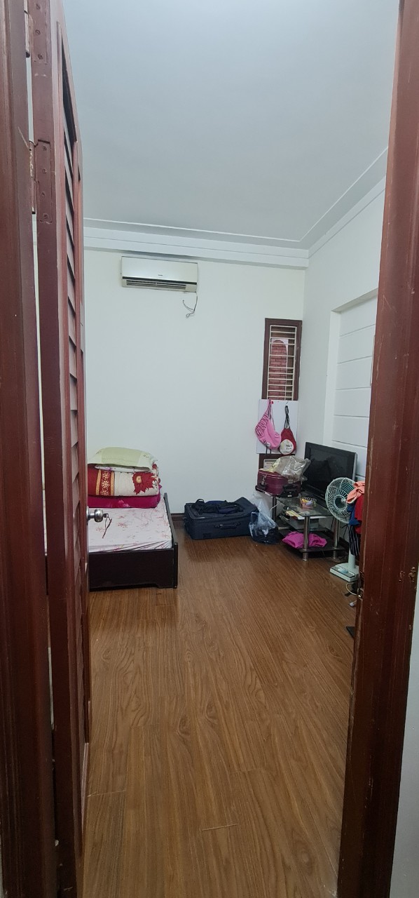 Cho thuê nhà mặt Ngõ 1 Bùi Xương Trạch, kinh doanh được, 75m2 x 4 tầng, ô tô qua nhà, 18tr/tháng