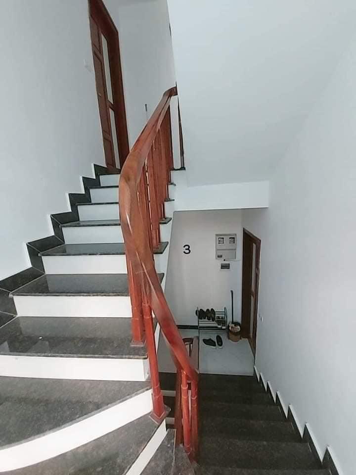 Bán nhà Chính Kinh Thanh Xuân 49 m2 x 6 tầng x MT 3,8m - hai mặt thoáng - kinh doanh tốt.