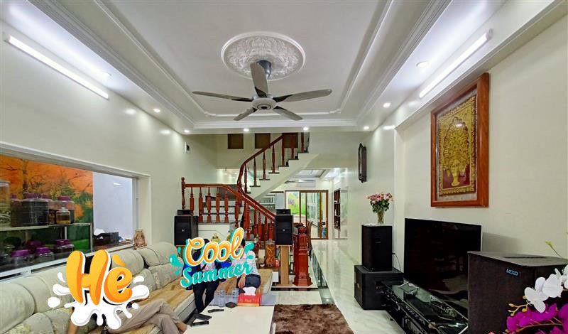 Bán nhà phân lô 333 Văn Cao 100m x 4 tầng có sân cổng để ô.tô GIÁ 4.8 tỉ