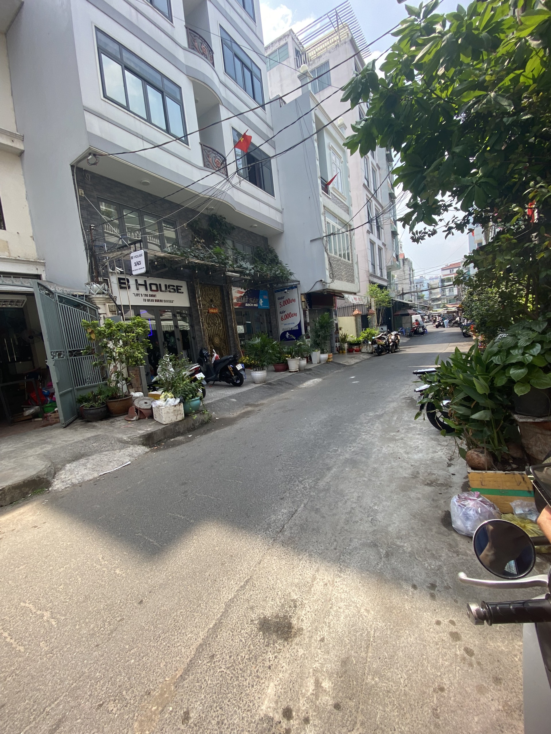 Kẹt nợ Bán gấp nhà hẻm 5 mét Thủ Khoa Huân ngay Chợ bến Thành 4 x18 giá chỉ 28 tỷ