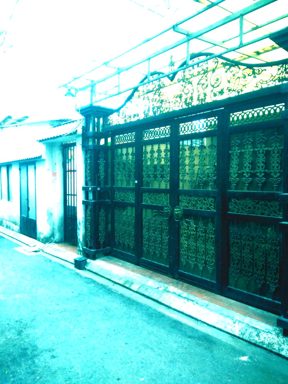 NHÀ TÂN BÌNH- PHẠM VĂN BẠCH – XE HƠI NGỦ TRONG NHÀ- CÓ THÊM 4 PHÒNG TRỌ- BỀ NGANG BỀ THẾ 10,5m- CHIA LÀM 2 CĂN- 206m2