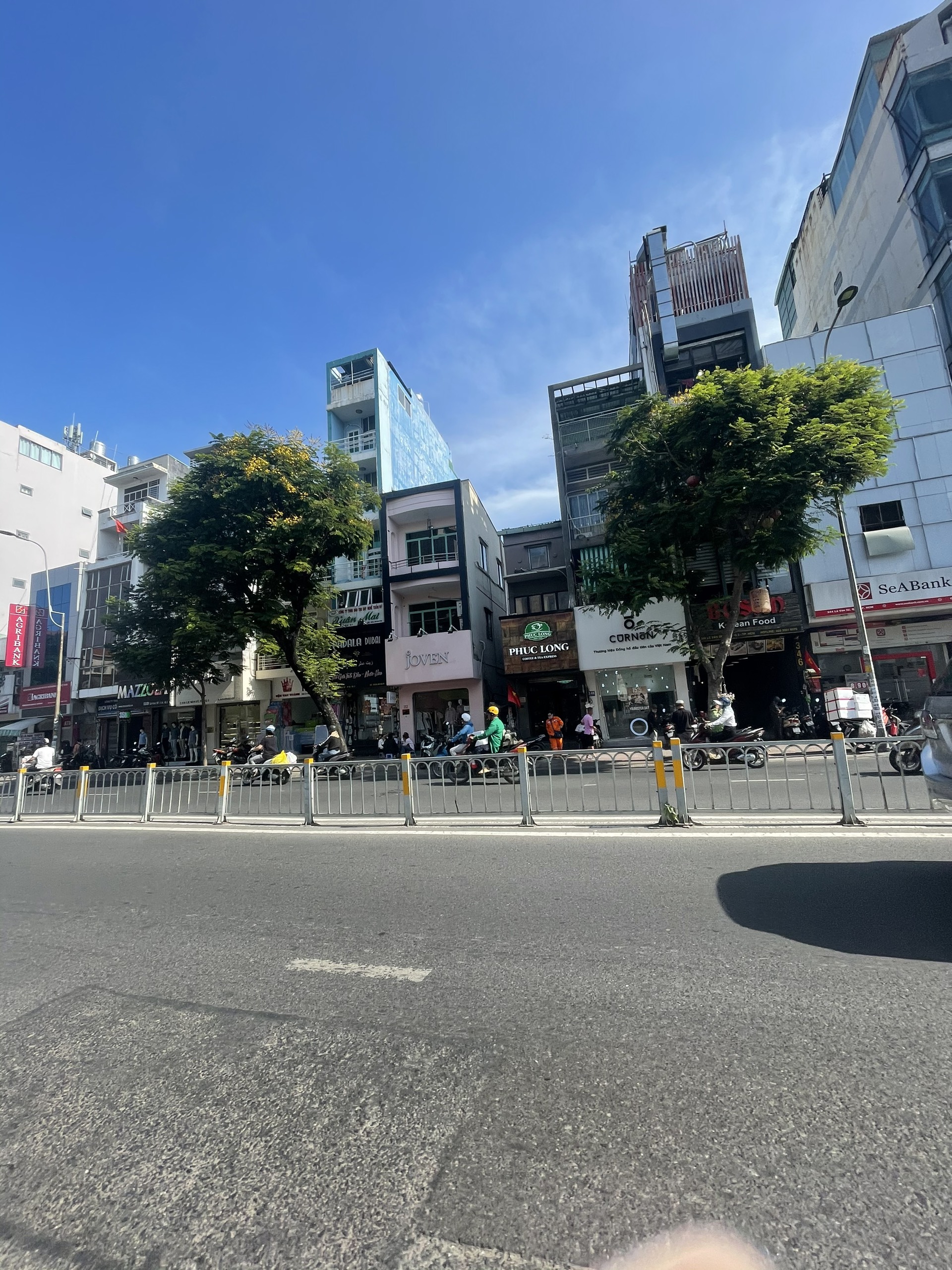 Siêu Phẩm! 3 MẶT TIỀN HẾT LỘ GIỚI Mặt tiền Lê Văn Sỹ Quận 3. trệt 2 lầu, 4 x 16, HĐT 50tr/tháng. giá 29.5 tỷ tl