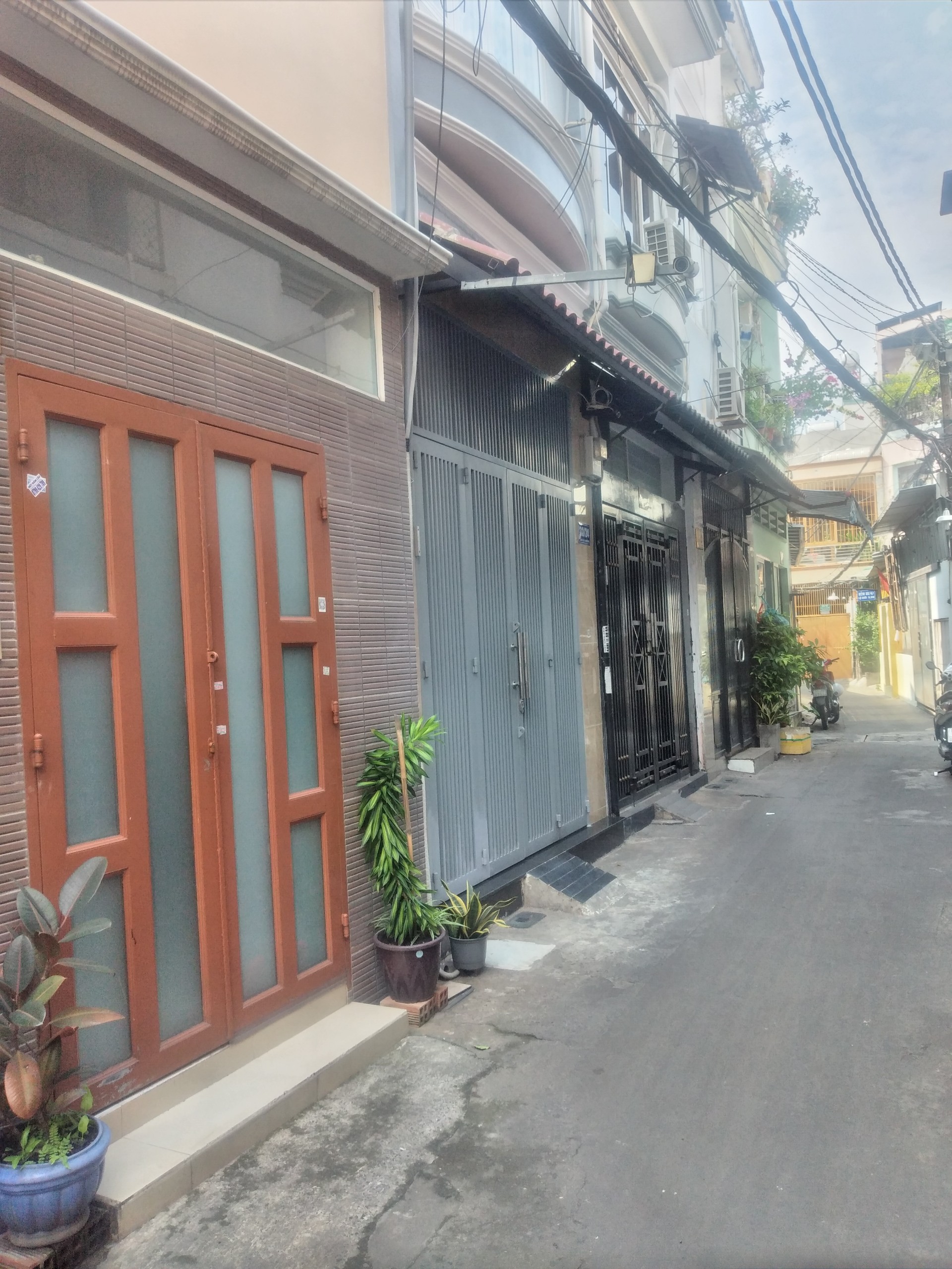 BÁN NHÀ 4 TẦNG HÀNG XÓM QUẬN 10 , KHU VIP BẮC HẢI , CHỈ 2,X TỶ TL