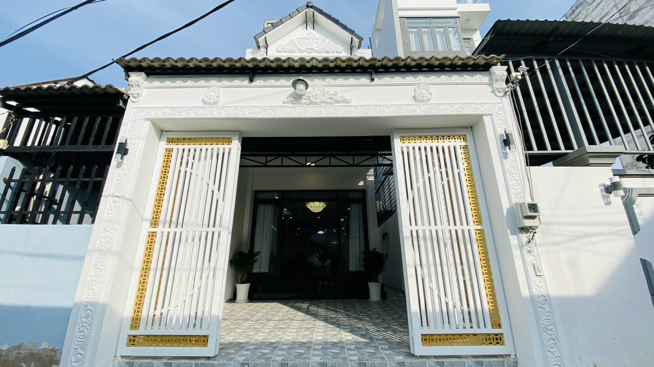 BÁN NHÀ HXH ĐỖ CỬA - CÁCH MẶT TIÊN ĐƯỜNG HUỲNH TẤN PHÁT 50M 1 TRỤC THẲNG - FULL NỘI THẤT CAO CẤP - GIA CHỈ 6.45 TỶ