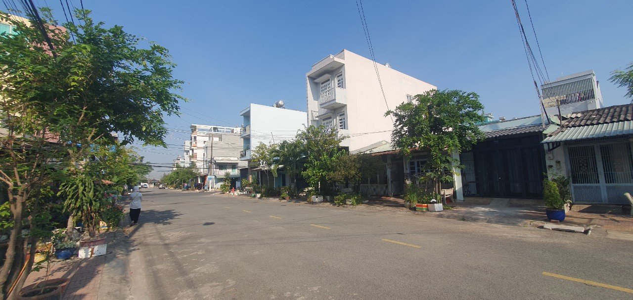 Nhà Mặt Tiền đường 16m tiện ích đầy đủ, giá cực tốt.