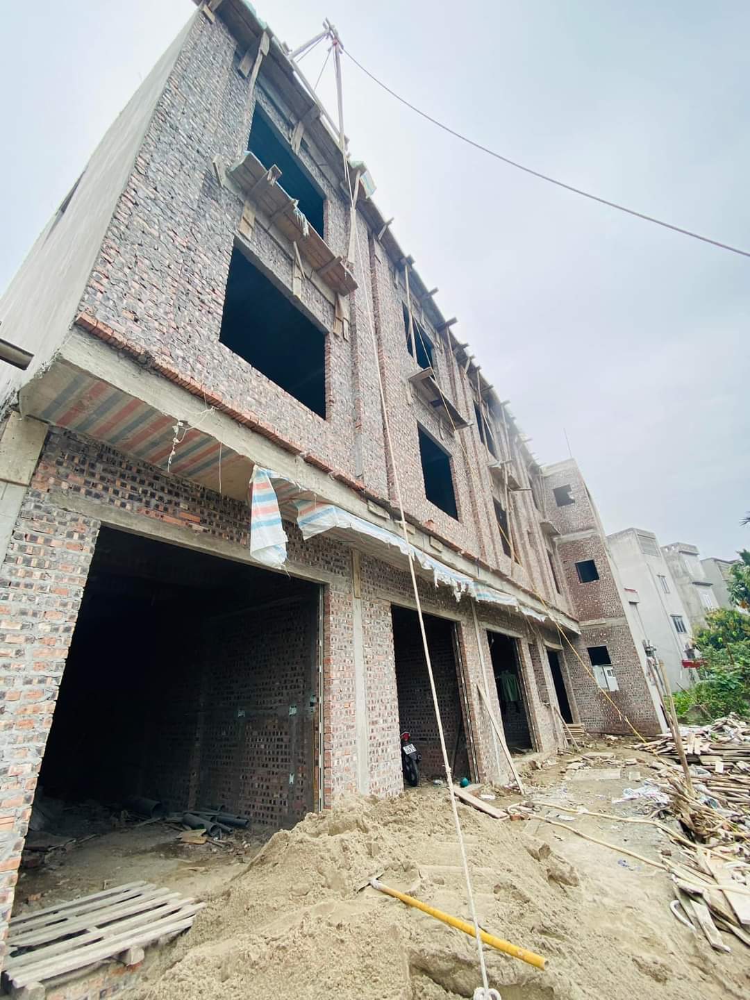 Bán nhà xây mới 3 tầng GIÁ chỉ 2.15 tỉ tại Đằng Hải ngay Chợ Lũng