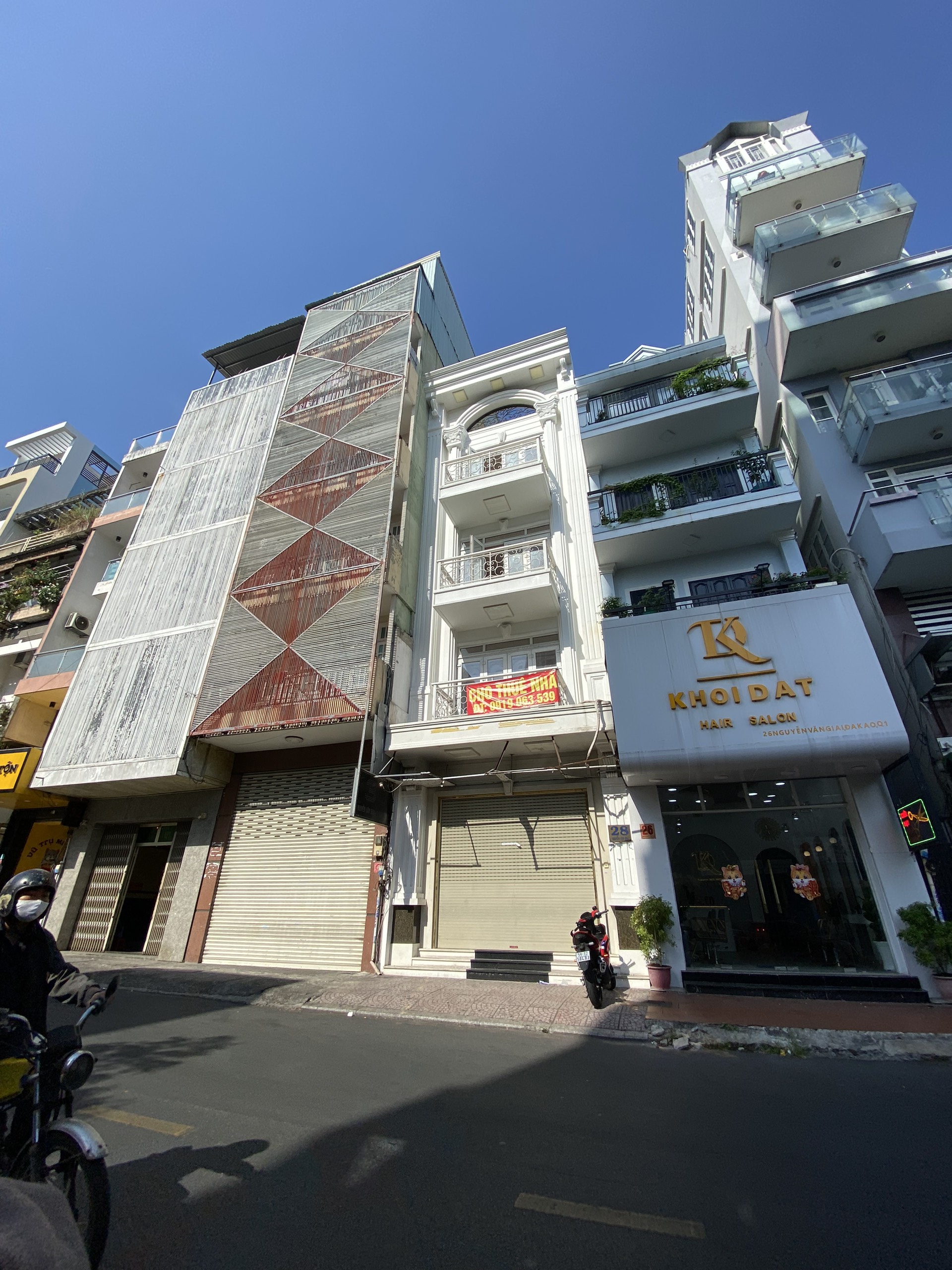 Cho Thuê Nhà Mặt Tiền Nguyễn Văn Giai, P.Đakao, Q.1 DT:4x16, H, 9T. Giá:65 tr/th.