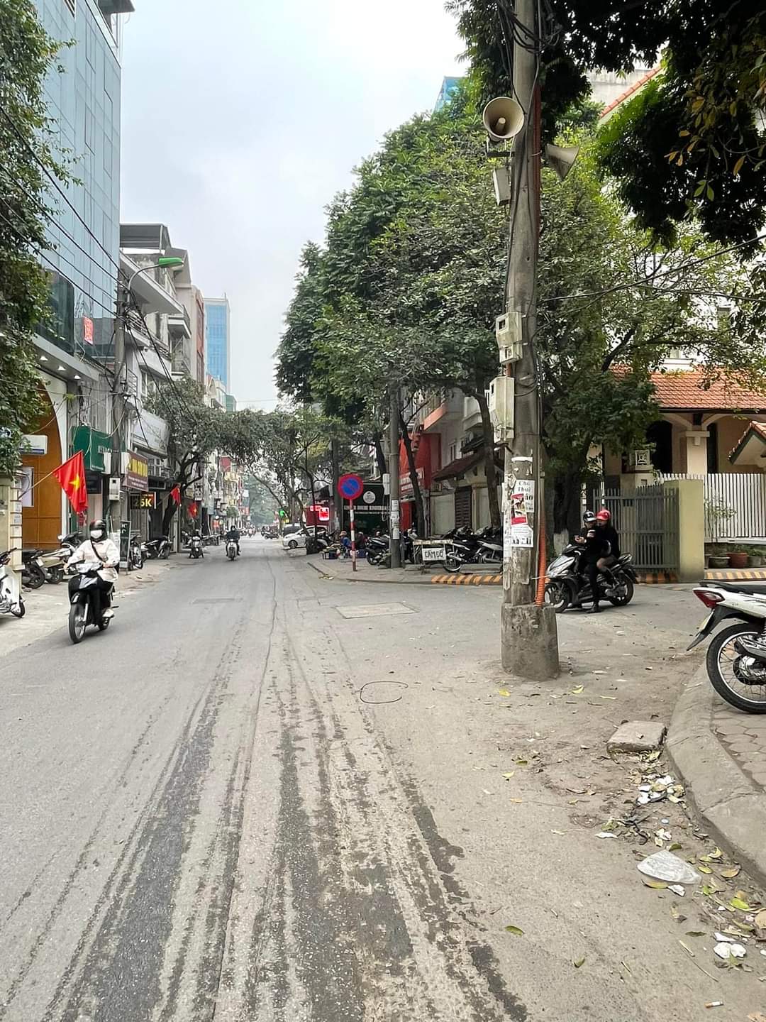 BÁN NHÀ MẶT PHỐ HOÀNG NGÂN THANH XUÂN 5TẦNG 214M2 GIÁ 45TỶ.