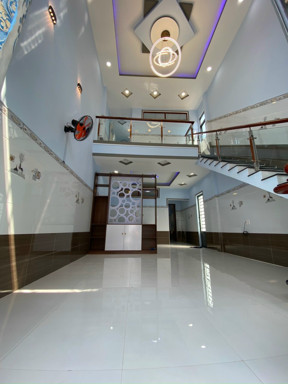 4 tỷ có nhà 60m2 hẻm nguyễn thị thập 3 tầng 3pn