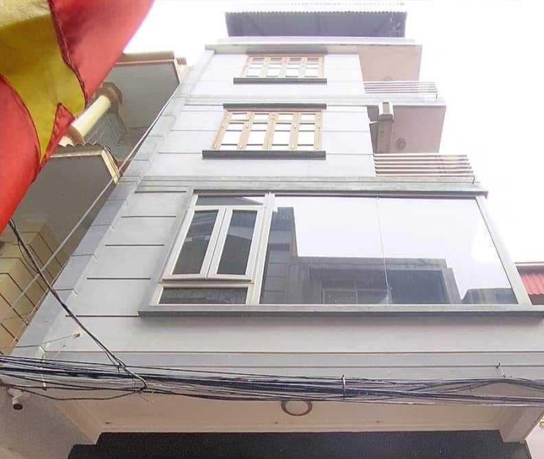 CẦN BÁN NHÀ NGUYỄN THÁI HỌC - PHÂN LÔ - Ô TÔ VÀO NHÀ - SÁT PHỐ - THIẾT KẾ XỊN - FULL NỘI THẤT S= 60M2*5 TẦNG *MT 5M.