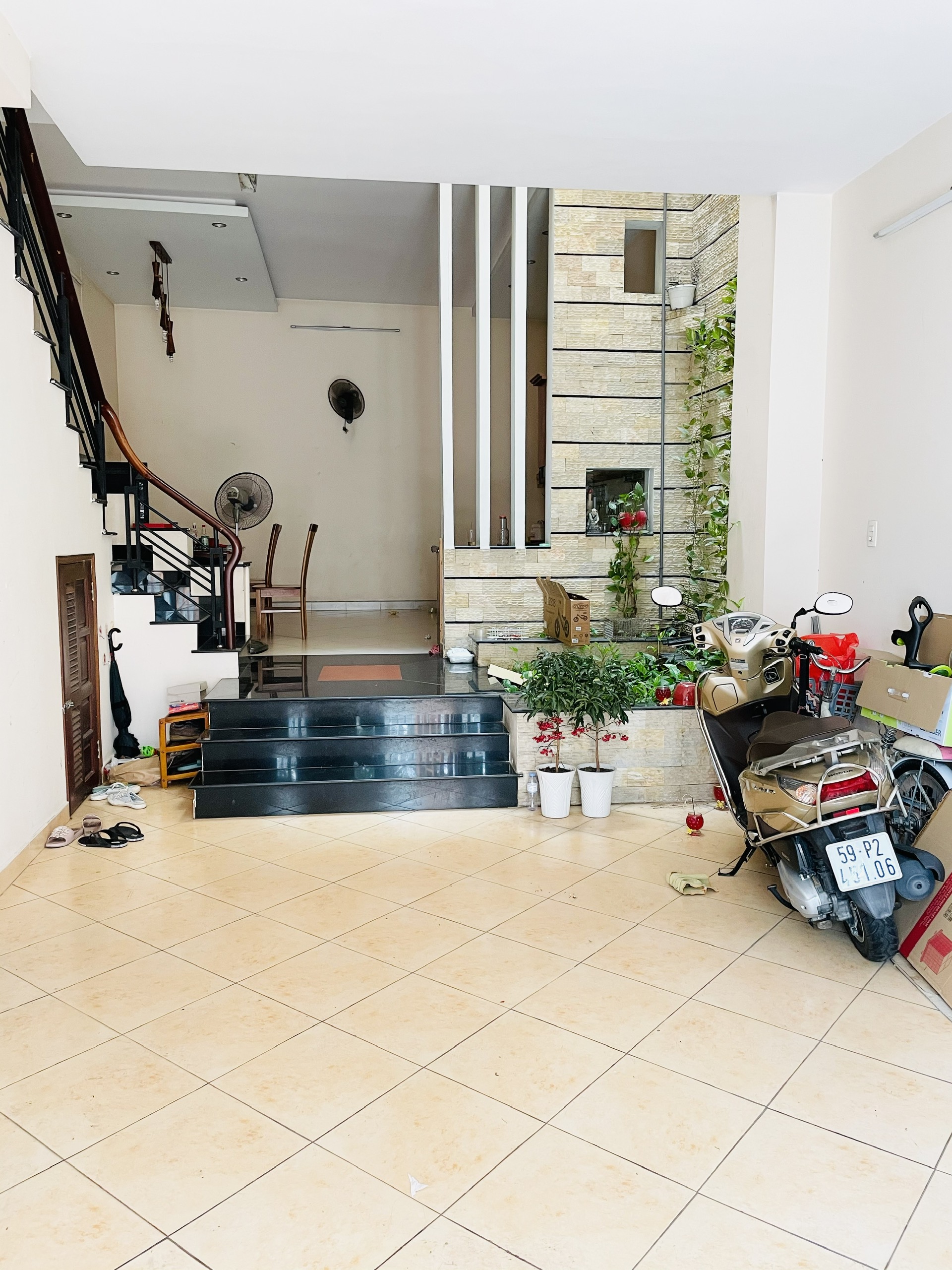 Cho thuê nhà nguyên Căn Hẻm xe tải đường Tân Mỹ p Tân Thuận Tây Q7.DT:5,5x17.Trệt 3 lầu sân thượng 3pn 3wc.Giá:26tr/th.