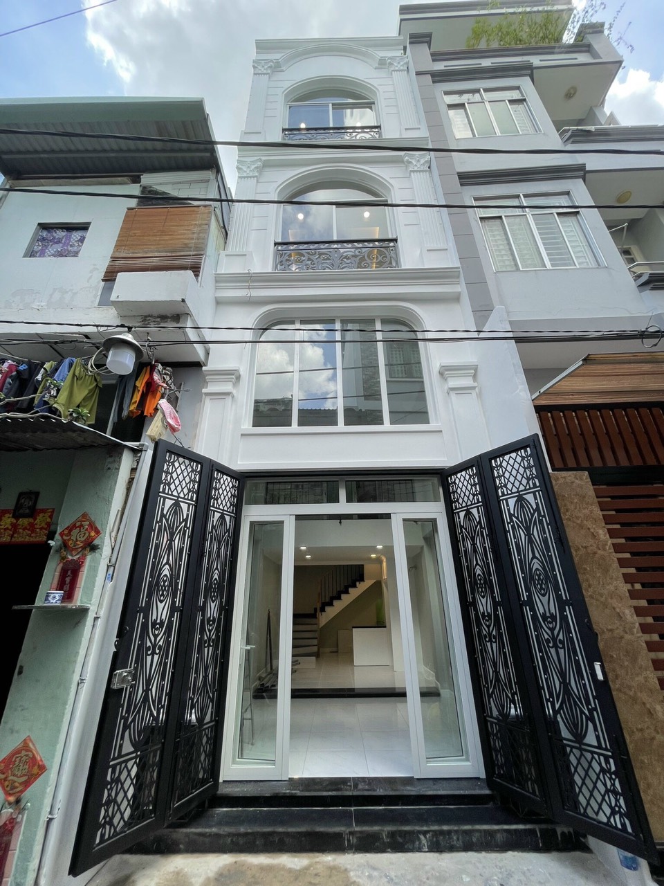 Bán nhà HXH Võ Văn Tần P 5 Q 3 trệt lững 2 lầu mới full nội thất