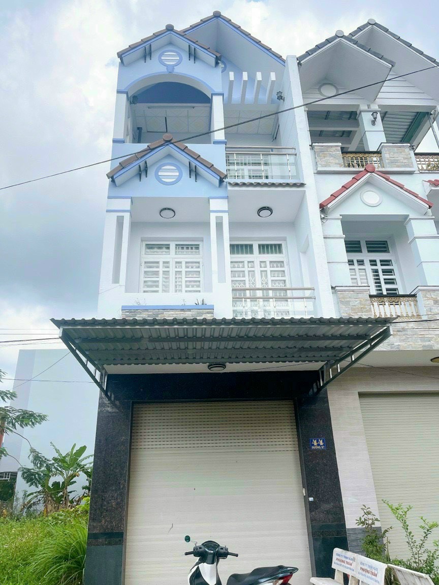 Cho thuê nhà 2 lầu full nội thất đường Hoàng Thế Thiện ( đường B7 ) KDC Hưng Phú . Trục đường thẳng thông ra MT Quang